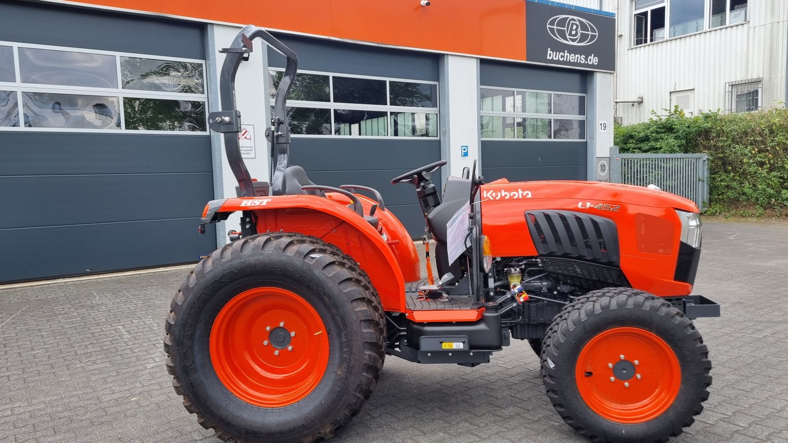 Kommunaltraktor tipa Kubota L1-452 Hydrostat ab 0,99% Finanzierung, Neumaschine u Olpe (Slika 3)