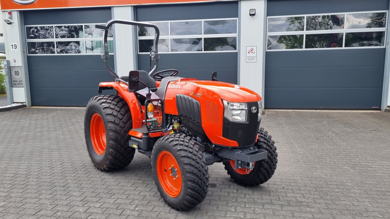 Kommunaltraktor typu Kubota L1-452 Hydrostat ab 0,99% Finanzierung, Neumaschine v Olpe (Obrázek 5)