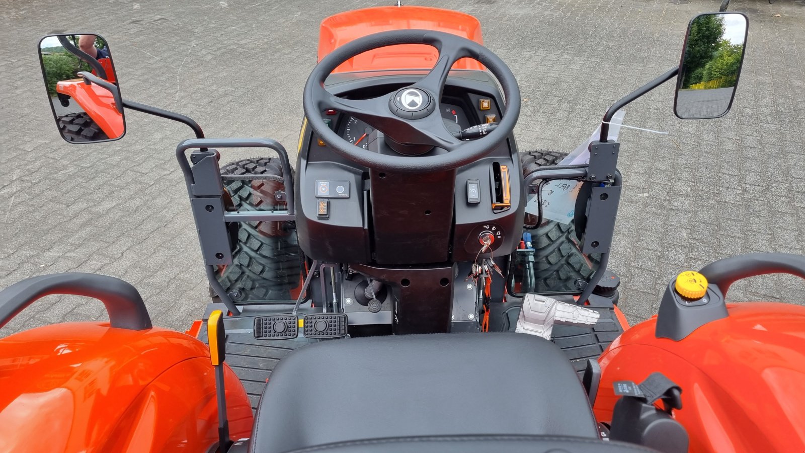 Kommunaltraktor typu Kubota L1-452 Hydrostat, Neumaschine w Olpe (Zdjęcie 4)