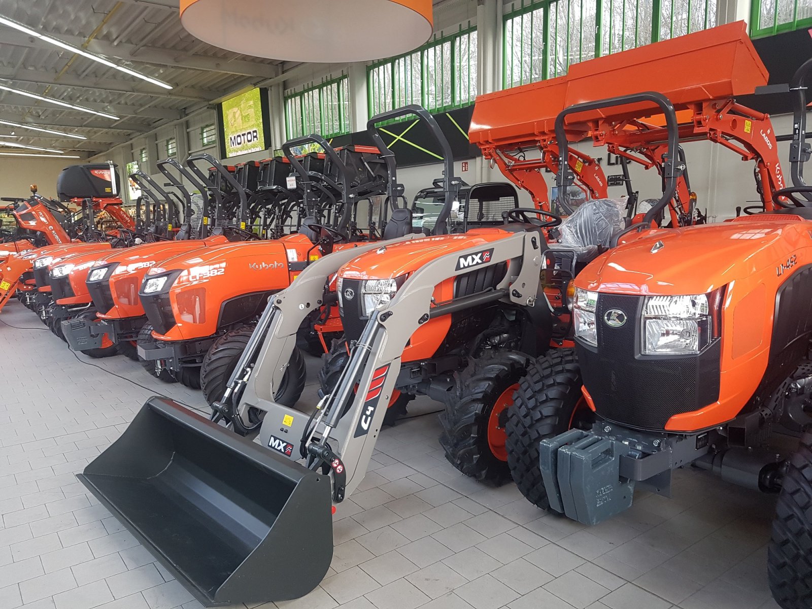 Kommunaltraktor van het type Kubota L1-452 Turf, Neumaschine in Olpe (Foto 8)