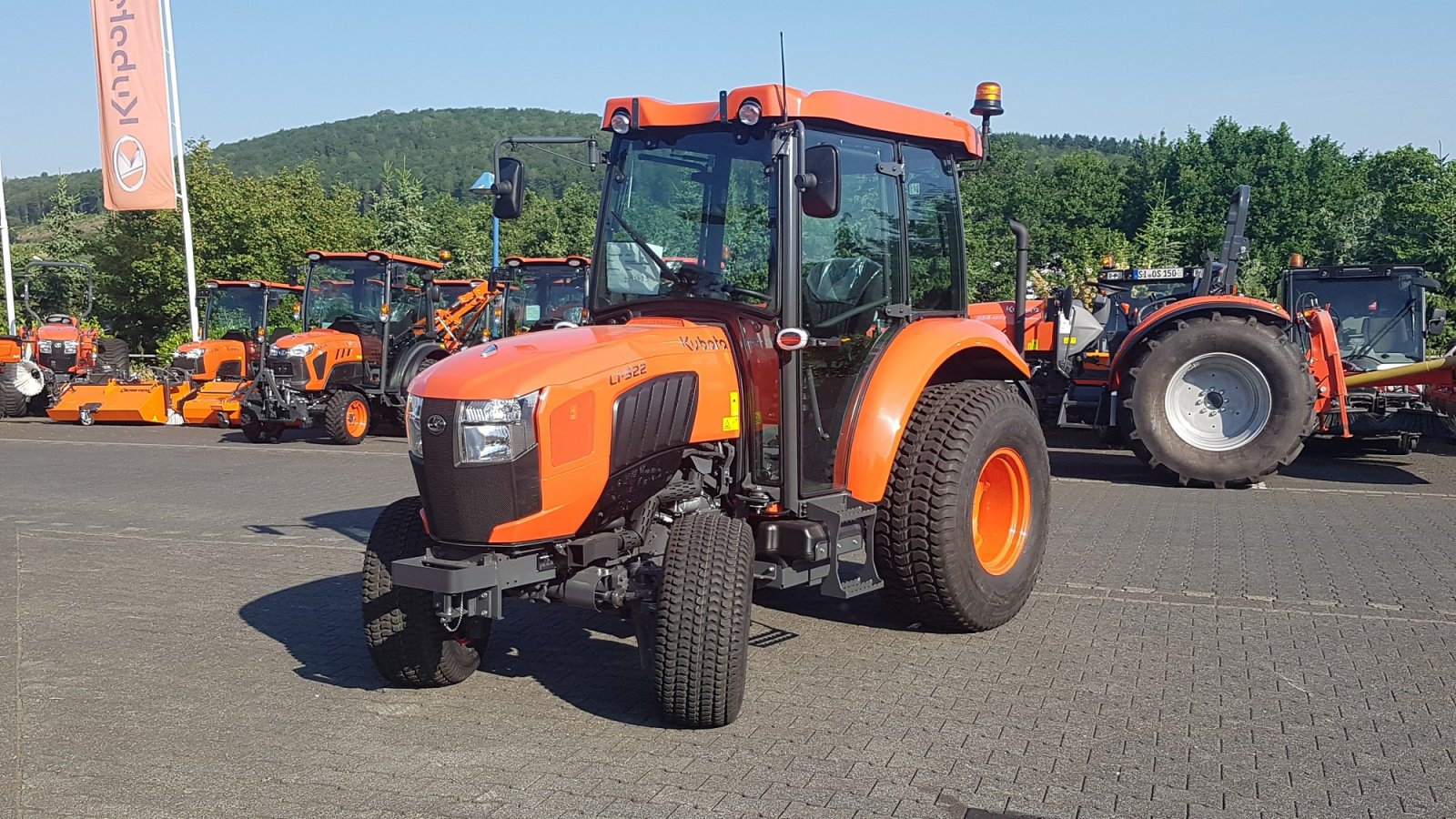 Kommunaltraktor Türe ait Kubota L1-522 CAB, Neumaschine içinde Olpe (resim 4)