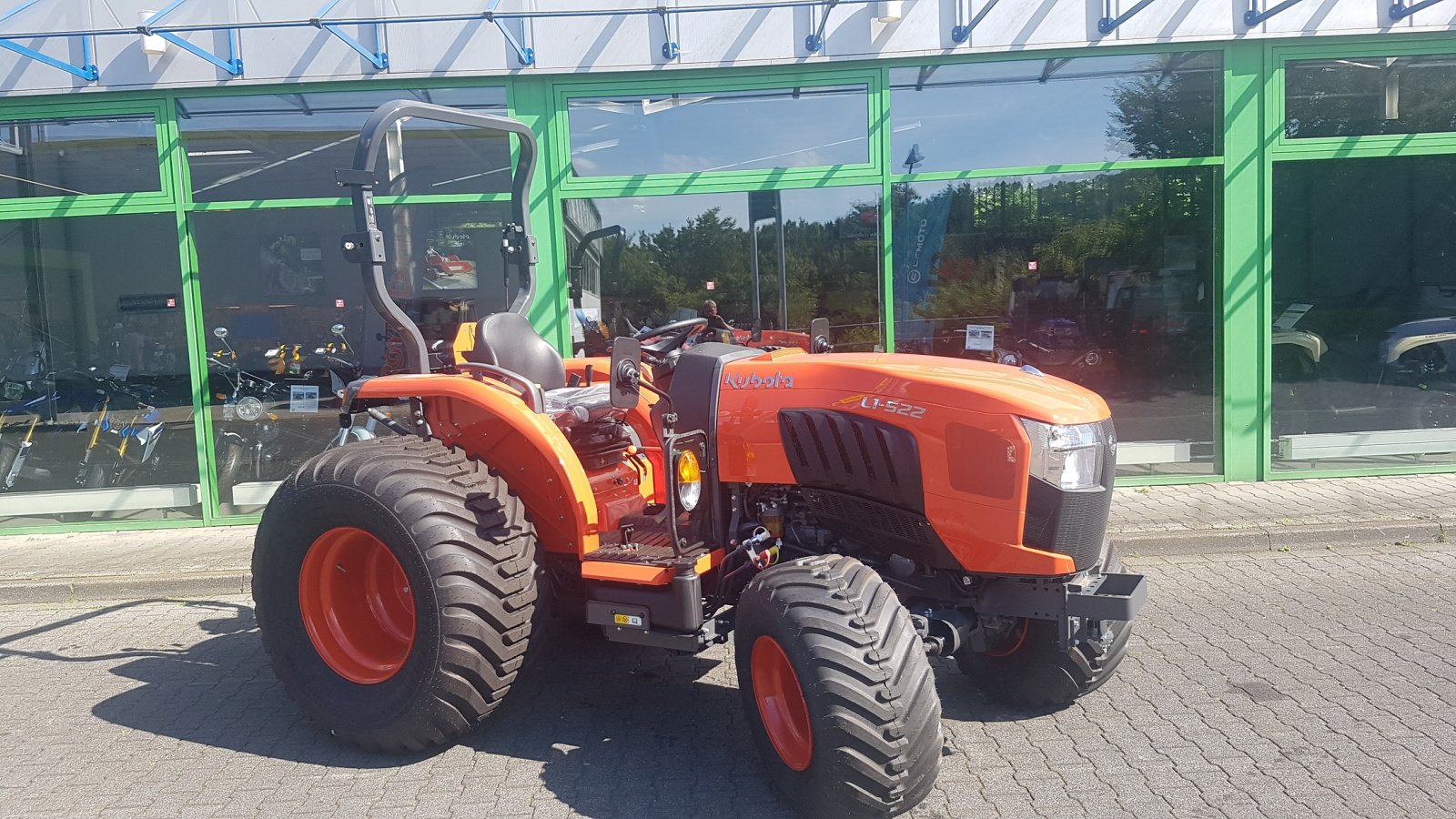 Kommunaltraktor tipa Kubota L1-522 ROPS, Neumaschine u Olpe (Slika 2)