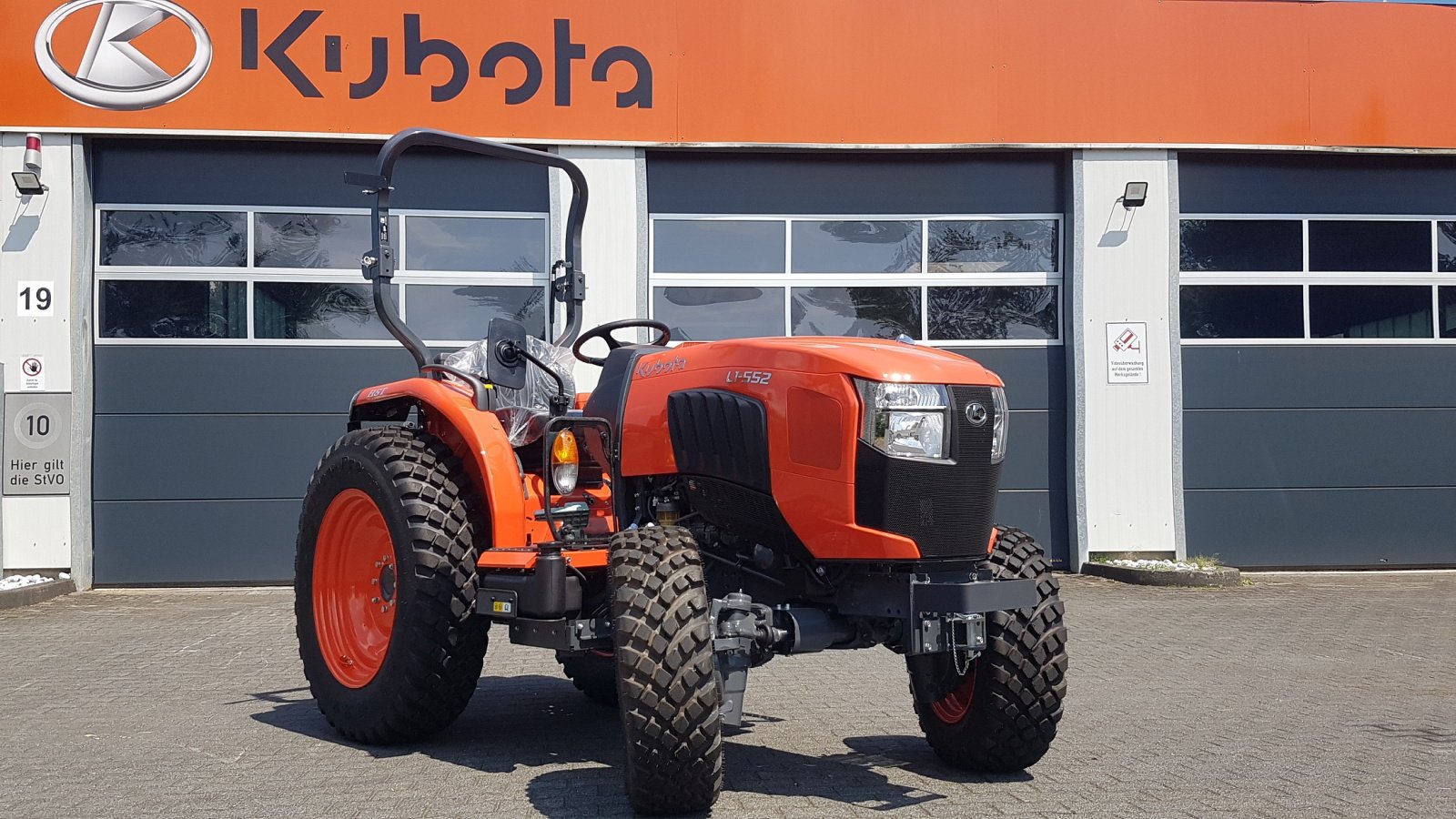 Kommunaltraktor van het type Kubota L1-552 Hydrostat ab 0,99%, Neumaschine in Olpe (Foto 3)