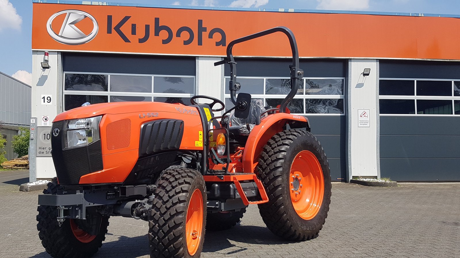 Kommunaltraktor van het type Kubota L1-552 Hydrostat ab 0,99%, Neumaschine in Olpe (Foto 5)