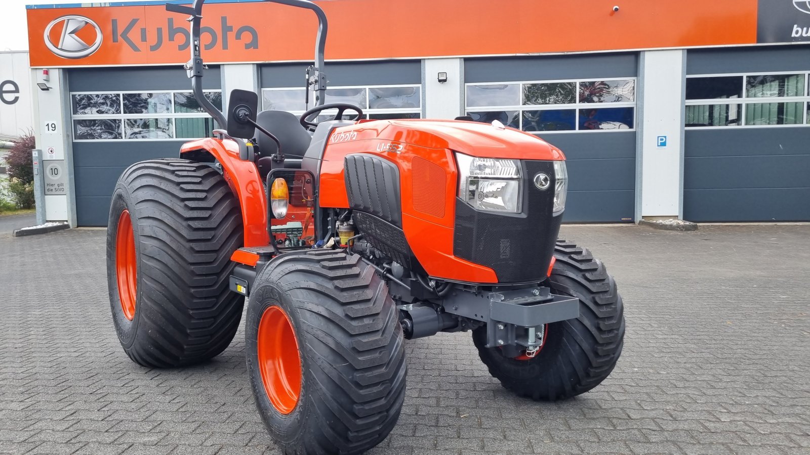 Kommunaltraktor typu Kubota L1-552 Hydrostat ab 0,99%, Neumaschine v Olpe (Obrázok 2)