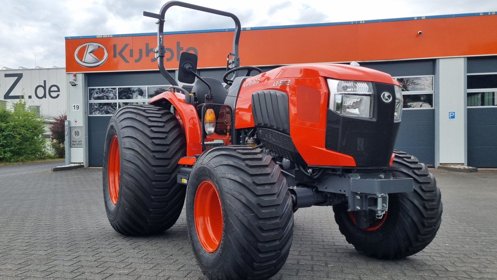 Kommunaltraktor van het type Kubota L1-552 Hydrostat ab 0,99%, Neumaschine in Olpe (Foto 5)