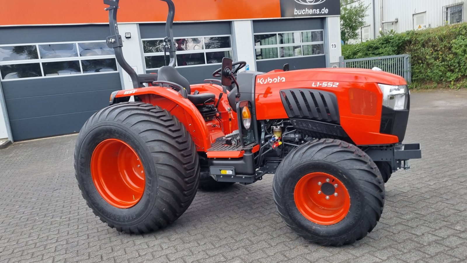 Kommunaltraktor van het type Kubota L1-552 Hydrostat ab 0,99%, Neumaschine in Olpe (Foto 7)