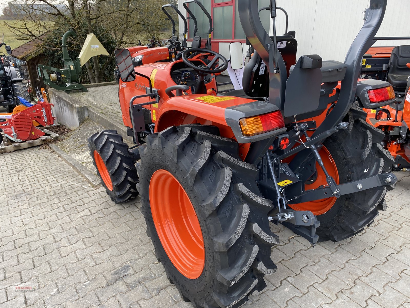 Kommunaltraktor Türe ait Kubota L1382 Rops, Neumaschine içinde Mainburg/Wambach (resim 2)