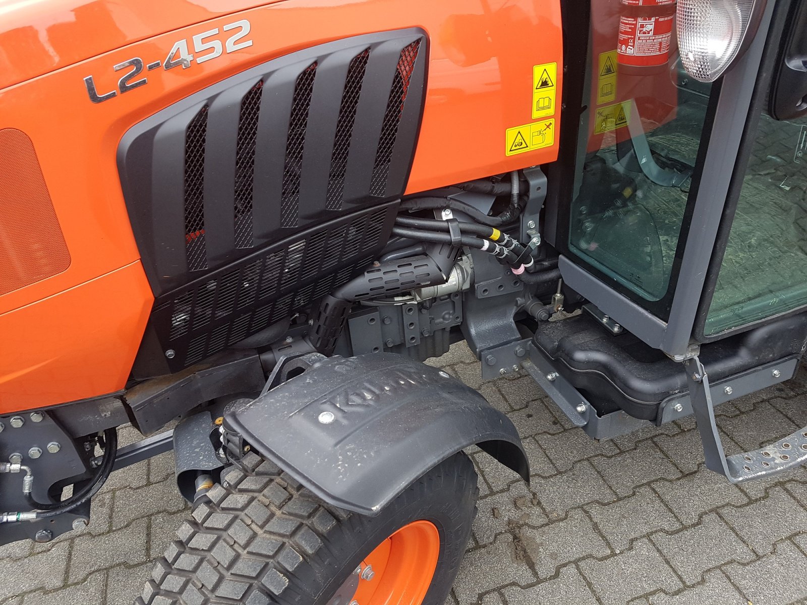 Kommunaltraktor του τύπου Kubota L2-452 H CAB ab 0,99%, Neumaschine σε Olpe (Φωτογραφία 11)