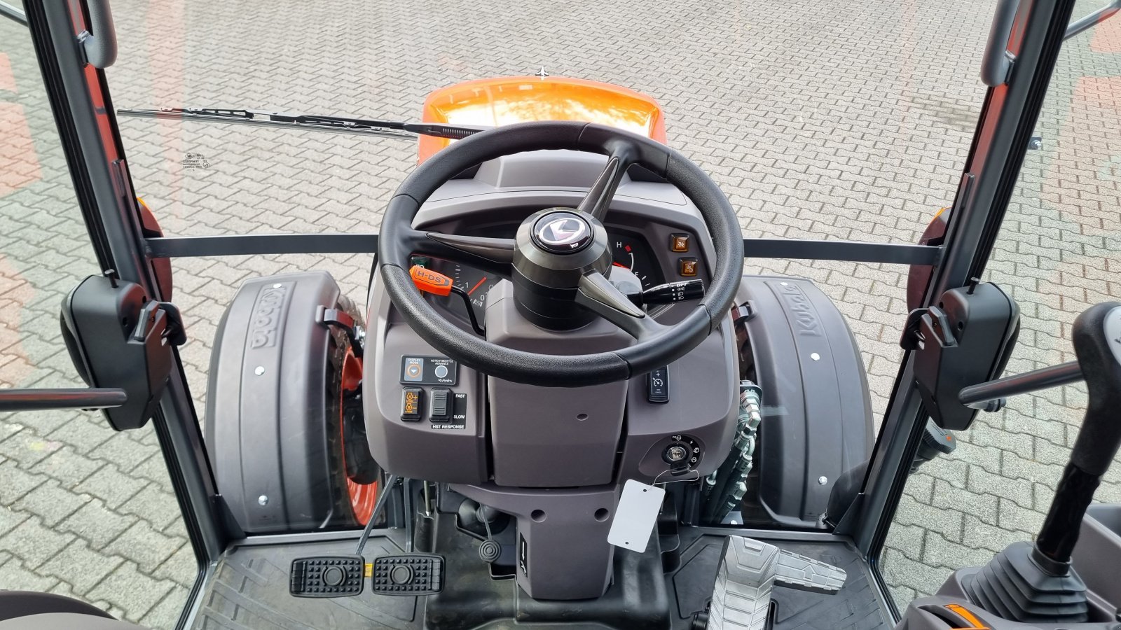 Kommunaltraktor tip Kubota L2-452 H CAB ab 0,99%, Neumaschine in Olpe (Poză 14)