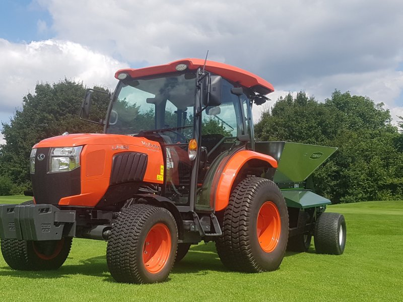 Kommunaltraktor tipa Kubota L2-452 H CAB ab 0,99%, Neumaschine u Olpe (Slika 1)