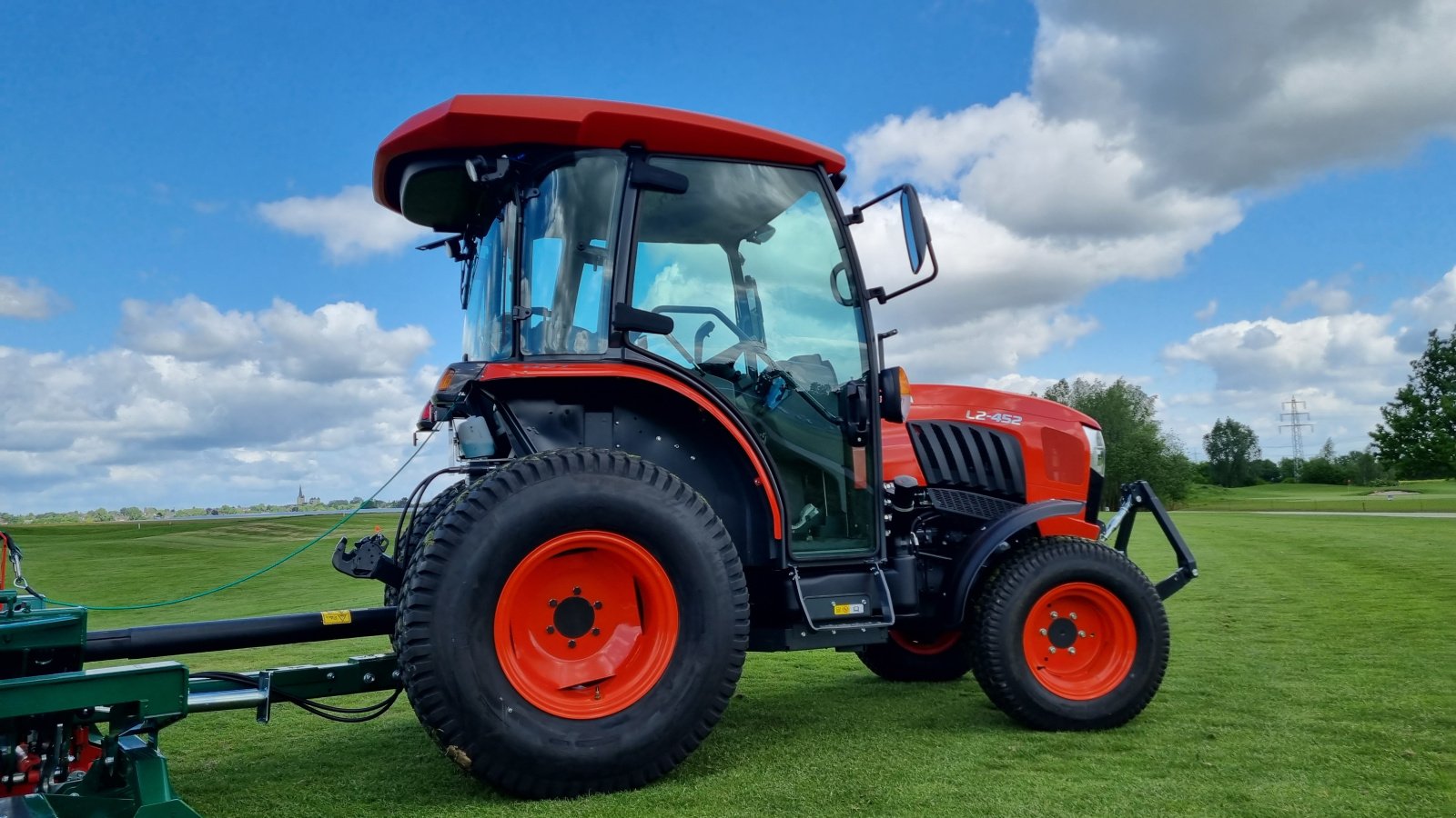 Kommunaltraktor van het type Kubota L2-452 H CAB ab 0,99%, Neumaschine in Olpe (Foto 7)