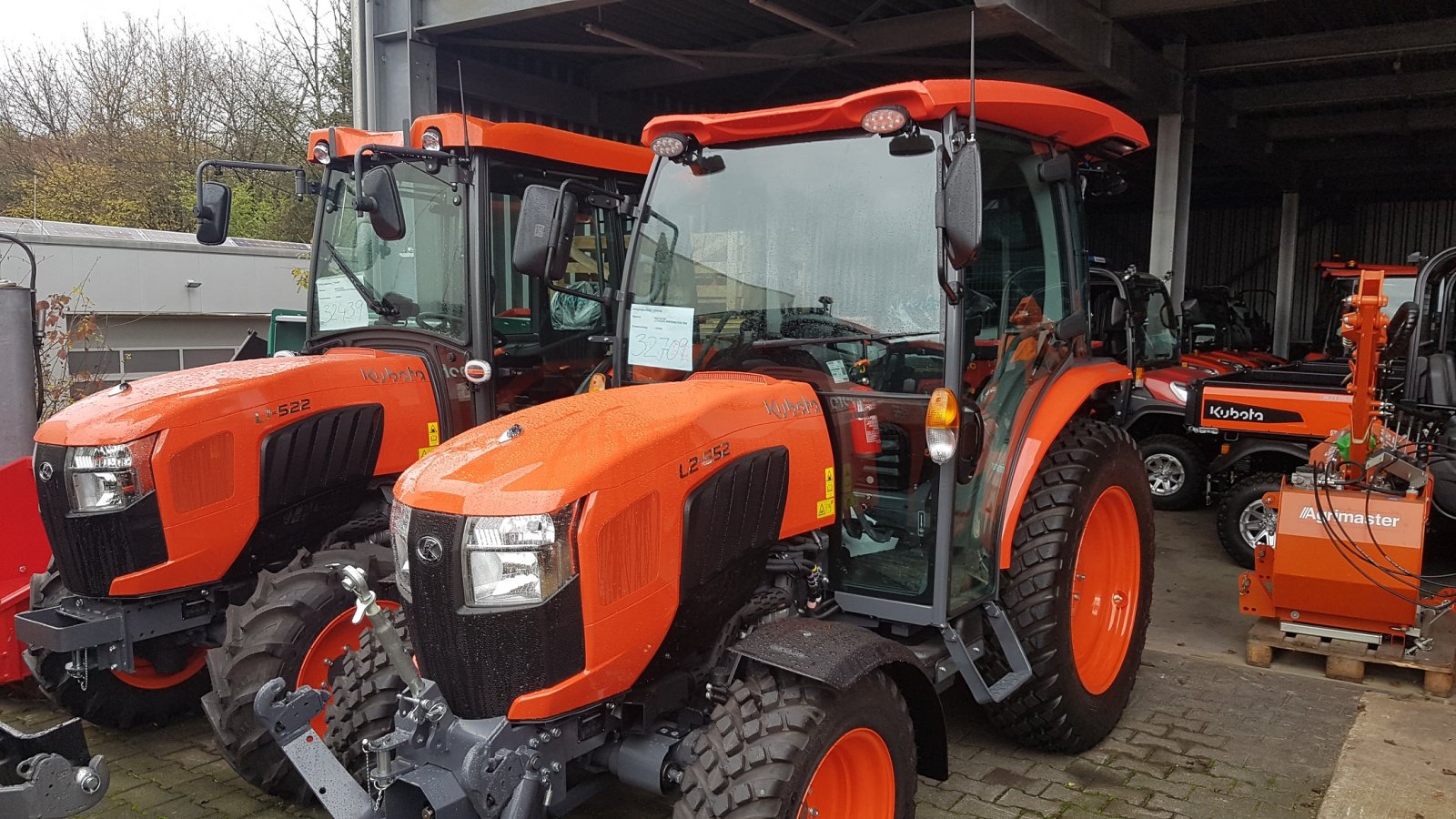 Kommunaltraktor van het type Kubota L2-552 H CAB Winterdienstpaket, Neumaschine in Olpe (Foto 10)