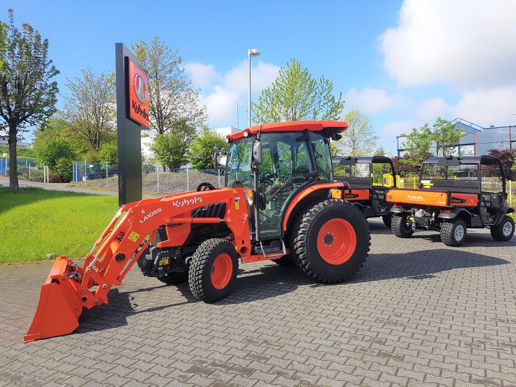 Kommunaltraktor of the type Kubota L2-552, Neumaschine in Olpe (Picture 15)