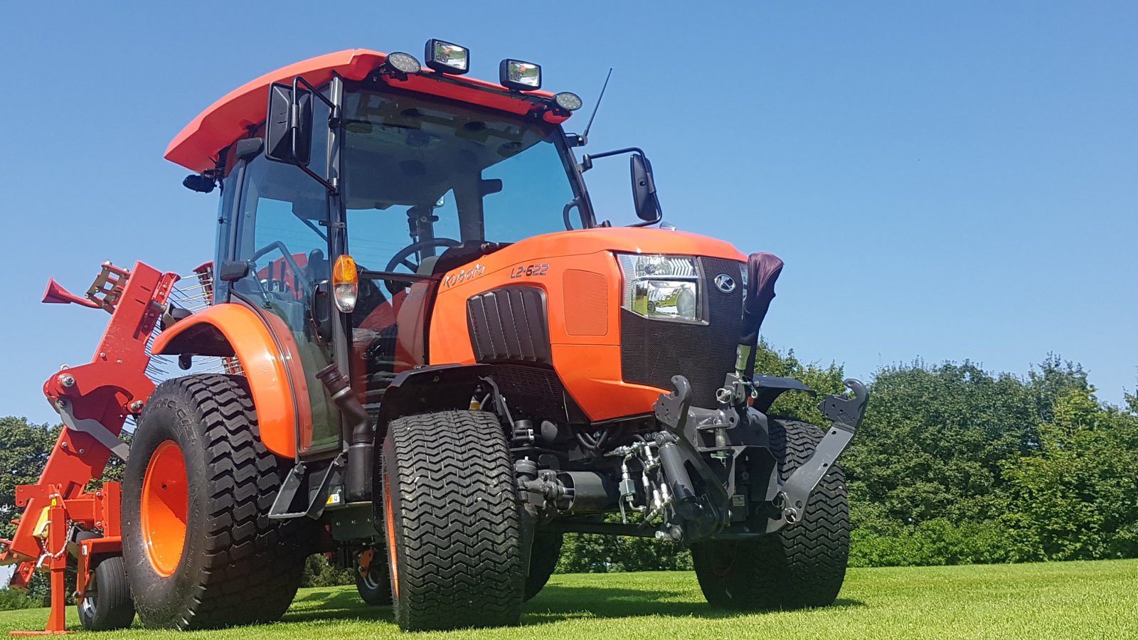 Kommunaltraktor типа Kubota L2-622 H CAB, Neumaschine в Olpe (Фотография 2)