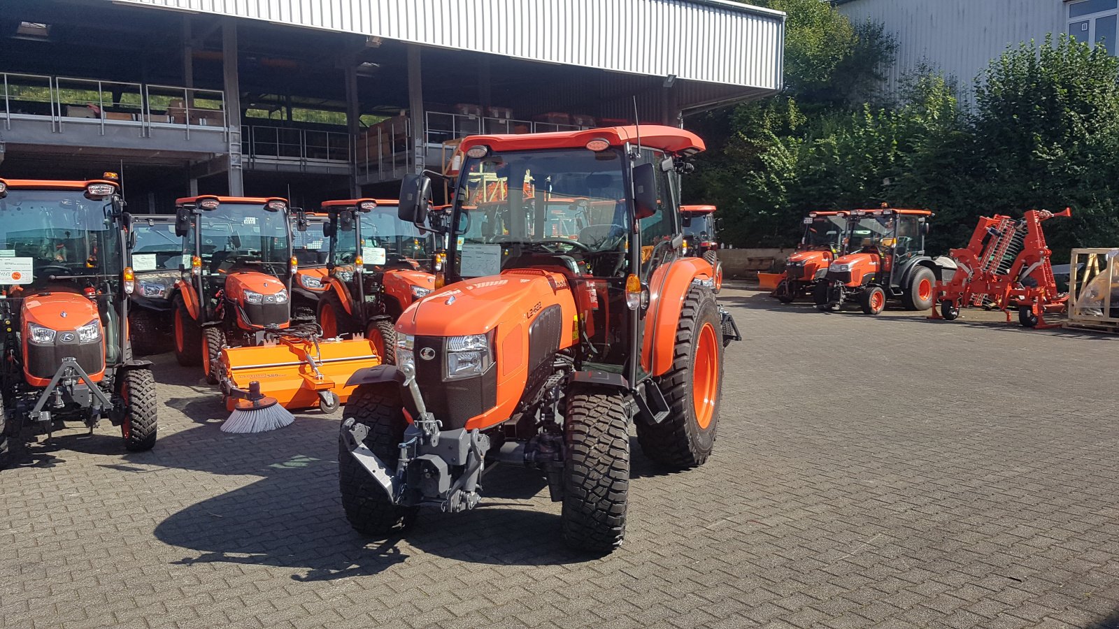 Kommunaltraktor typu Kubota L2-622 H CAB, Neumaschine v Olpe (Obrázek 4)