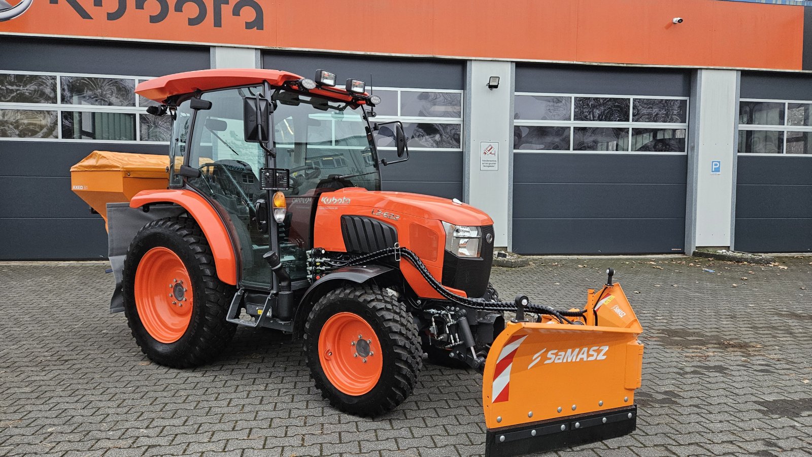 Kommunaltraktor des Typs Kubota L2-622 Winterdienst, Neumaschine in Olpe (Bild 1)