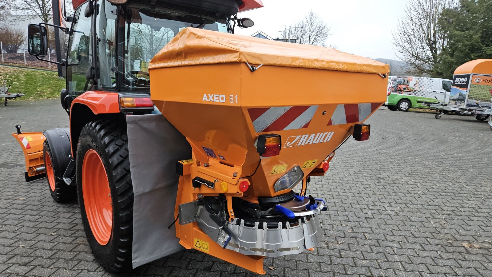 Kommunaltraktor des Typs Kubota L2-622 Winterdienst, Neumaschine in Olpe (Bild 5)