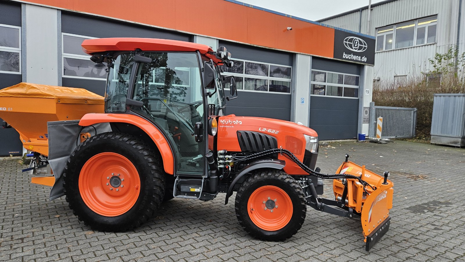 Kommunaltraktor des Typs Kubota L2-622 Winterdienst, Neumaschine in Olpe (Bild 11)