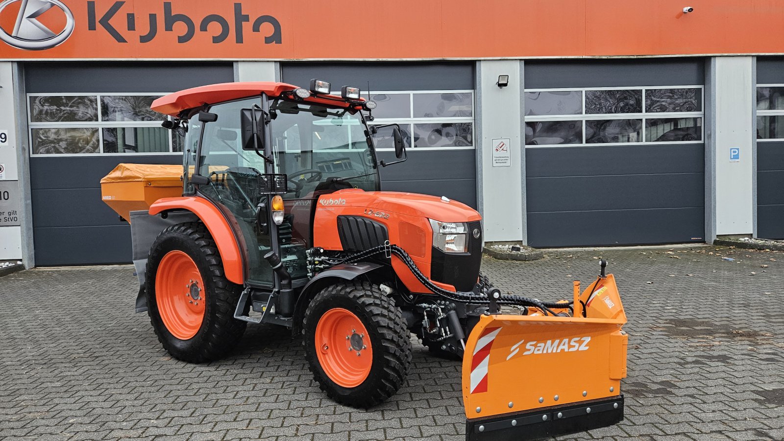 Kommunaltraktor des Typs Kubota L2-622 Winterdienst, Neumaschine in Olpe (Bild 12)