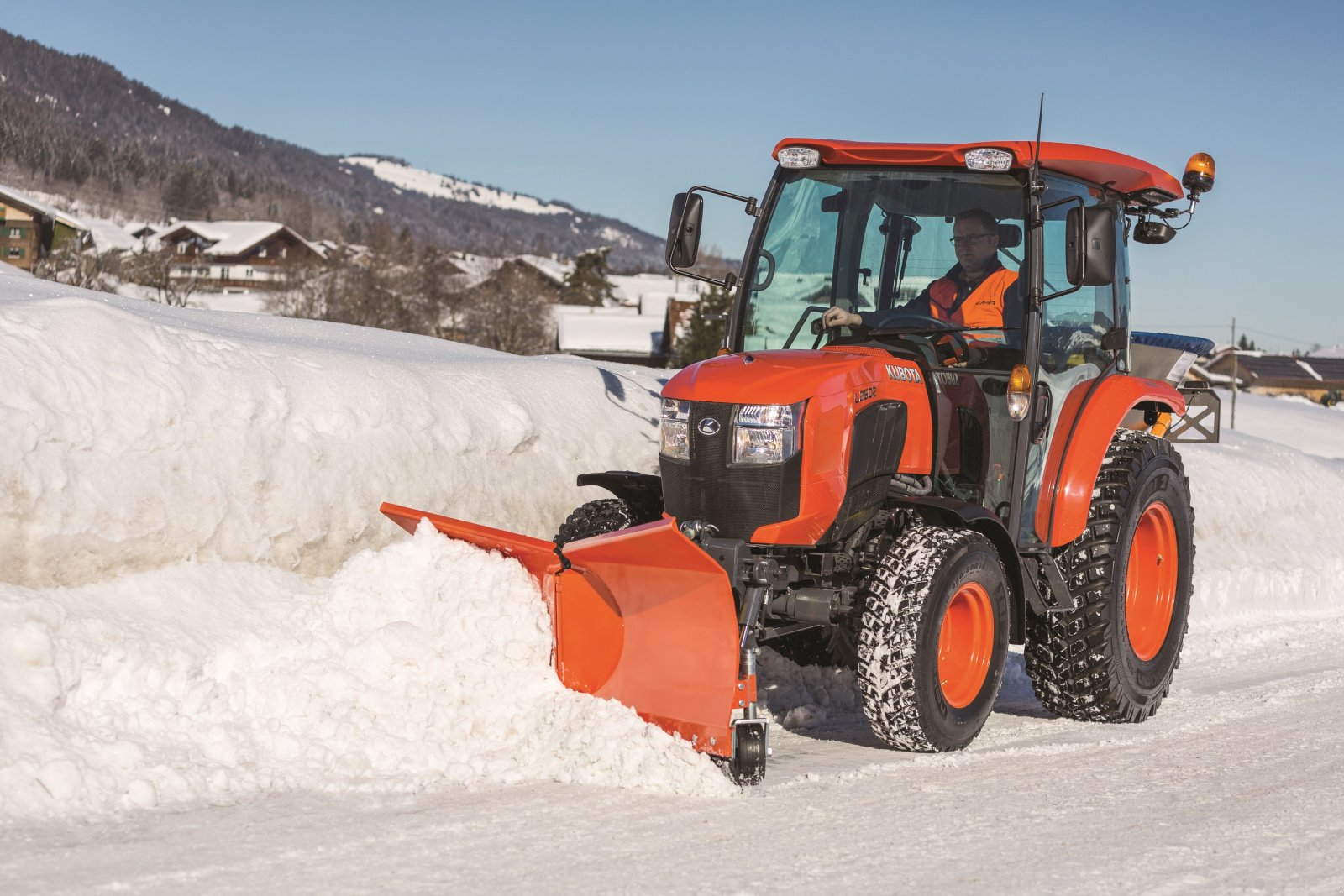 Kommunaltraktor του τύπου Kubota L2-662  Winterdienstpaket, Neumaschine σε Olpe (Φωτογραφία 3)