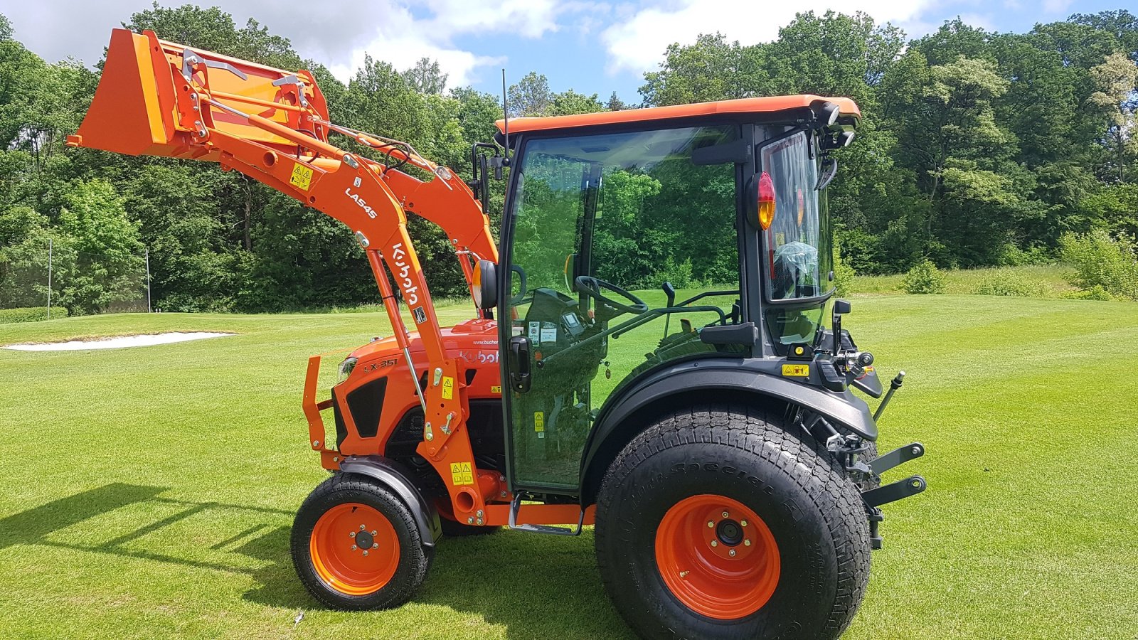 Kommunaltraktor of the type Kubota LX351 CAB ab 0,99%, Neumaschine in Olpe (Picture 3)