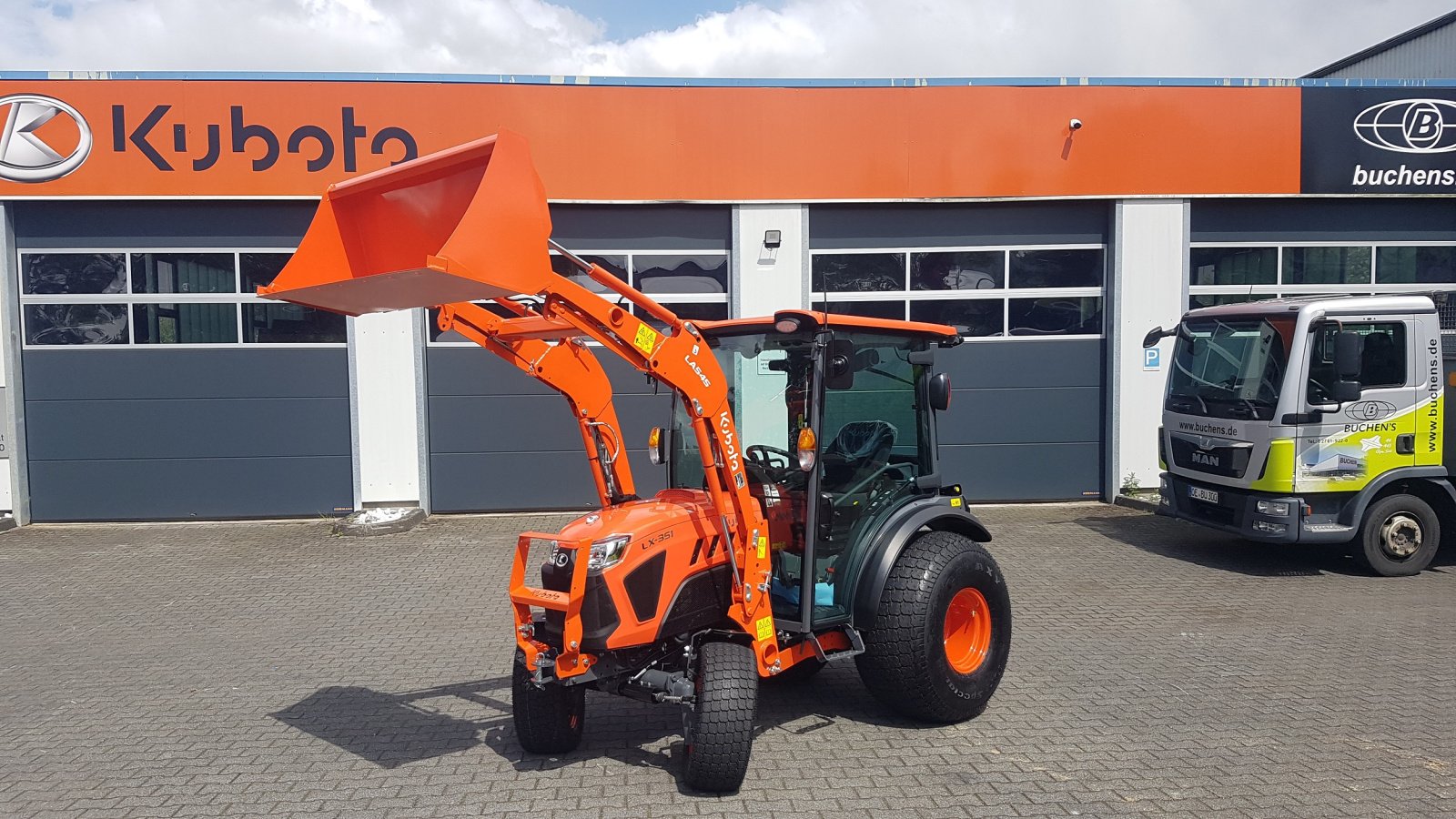 Kommunaltraktor typu Kubota LX351 CAB ab 0,99%, Neumaschine w Olpe (Zdjęcie 10)