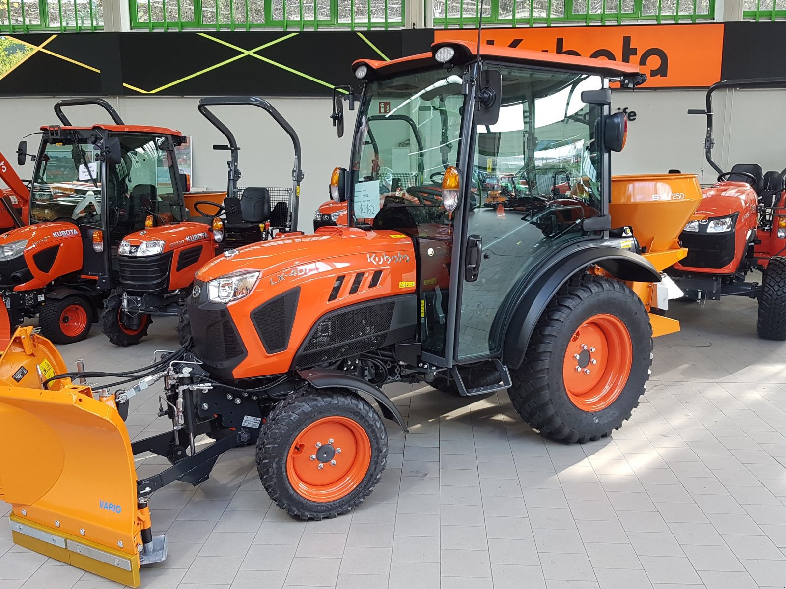 Kommunaltraktor van het type Kubota LX351 CAB, Neumaschine in Olpe (Foto 9)