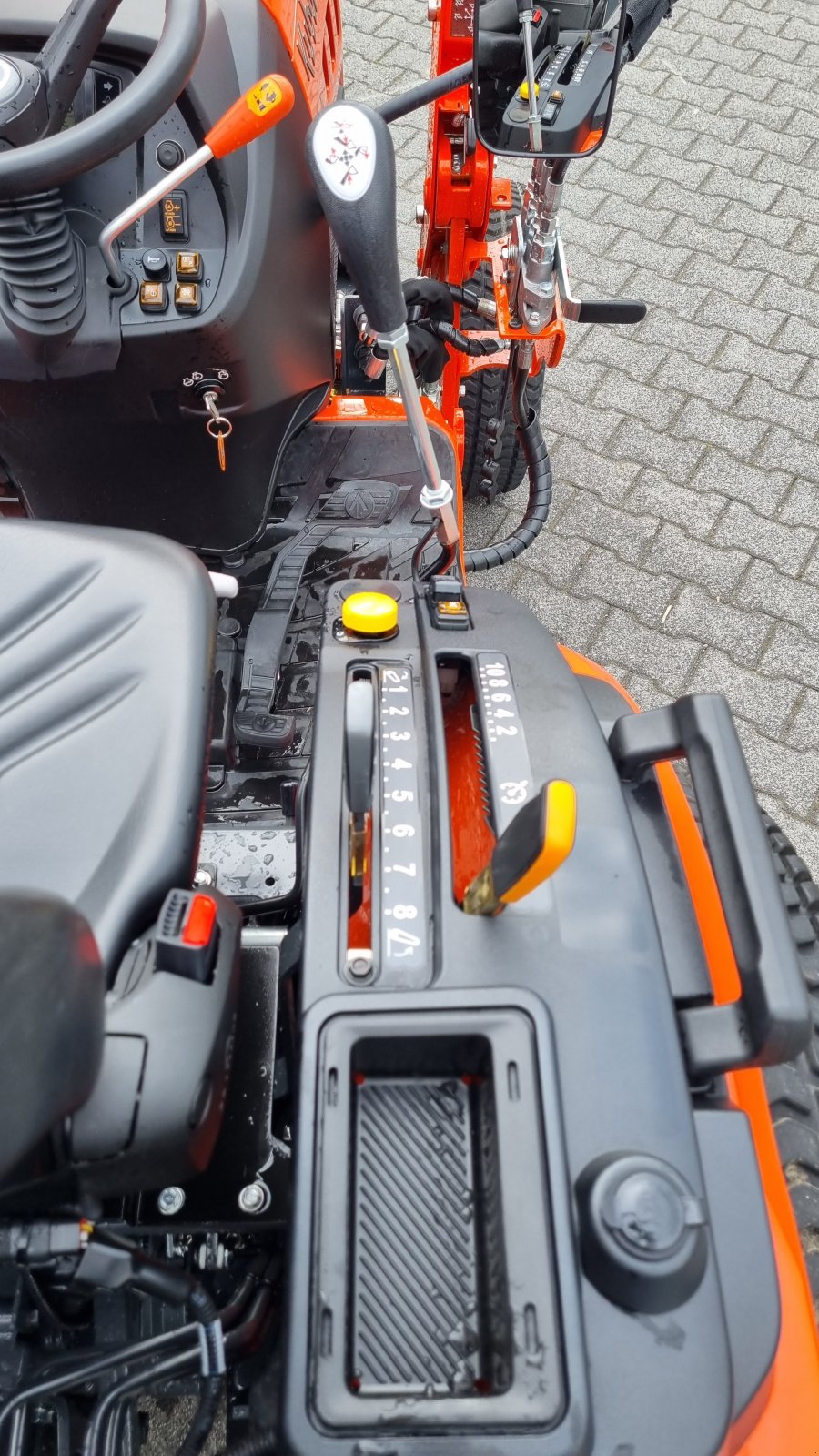 Kommunaltraktor του τύπου Kubota LX351 ROPS incl Frontlader ab 0,99%, Neumaschine σε Olpe (Φωτογραφία 9)