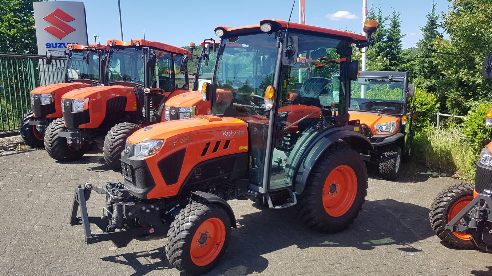 Kommunaltraktor tipa Kubota LX351CAB Demo  ab 0,99%, Neumaschine u Olpe (Slika 5)