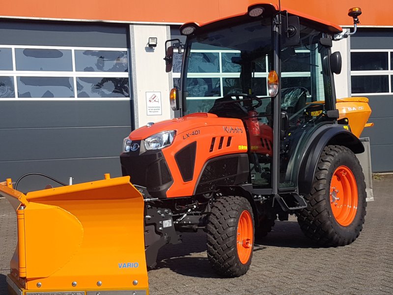 Kommunaltraktor of the type Kubota LX401 CAB  Winterdienstpaket, Neumaschine in Olpe