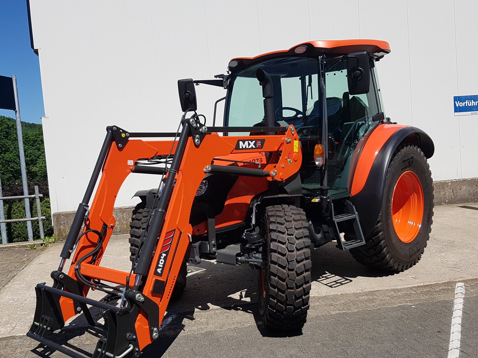 Kommunaltraktor του τύπου Kubota M4-073 CAB 36x36, Neumaschine σε Olpe (Φωτογραφία 3)