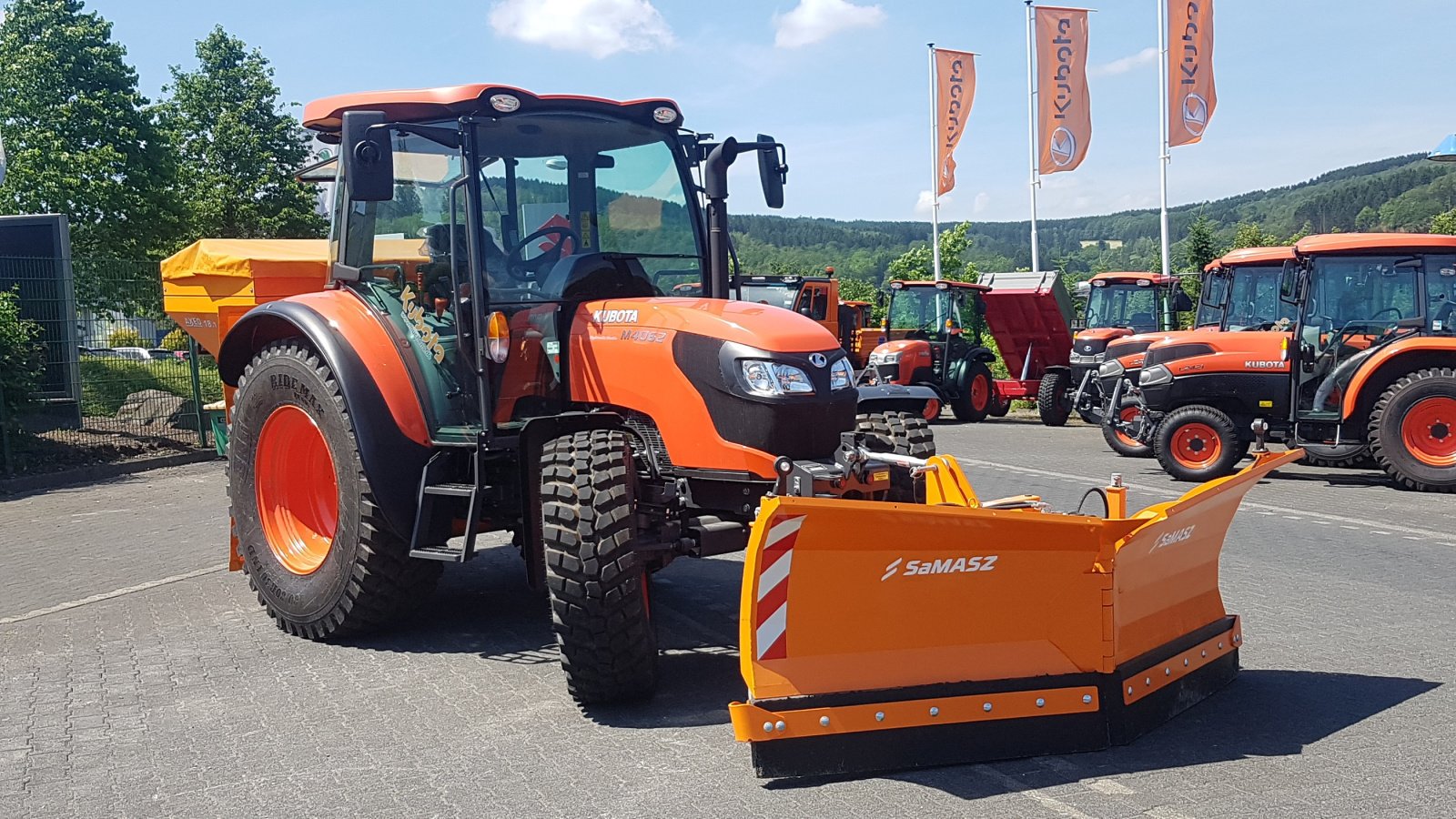 Kommunaltraktor tip Kubota M4063 CAB Winterdienstpaket, Neumaschine in Olpe (Poză 1)