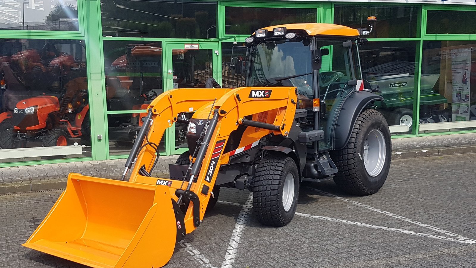 Kommunaltraktor van het type Kubota M5-072Narrow CAB, Neumaschine in Olpe (Foto 9)