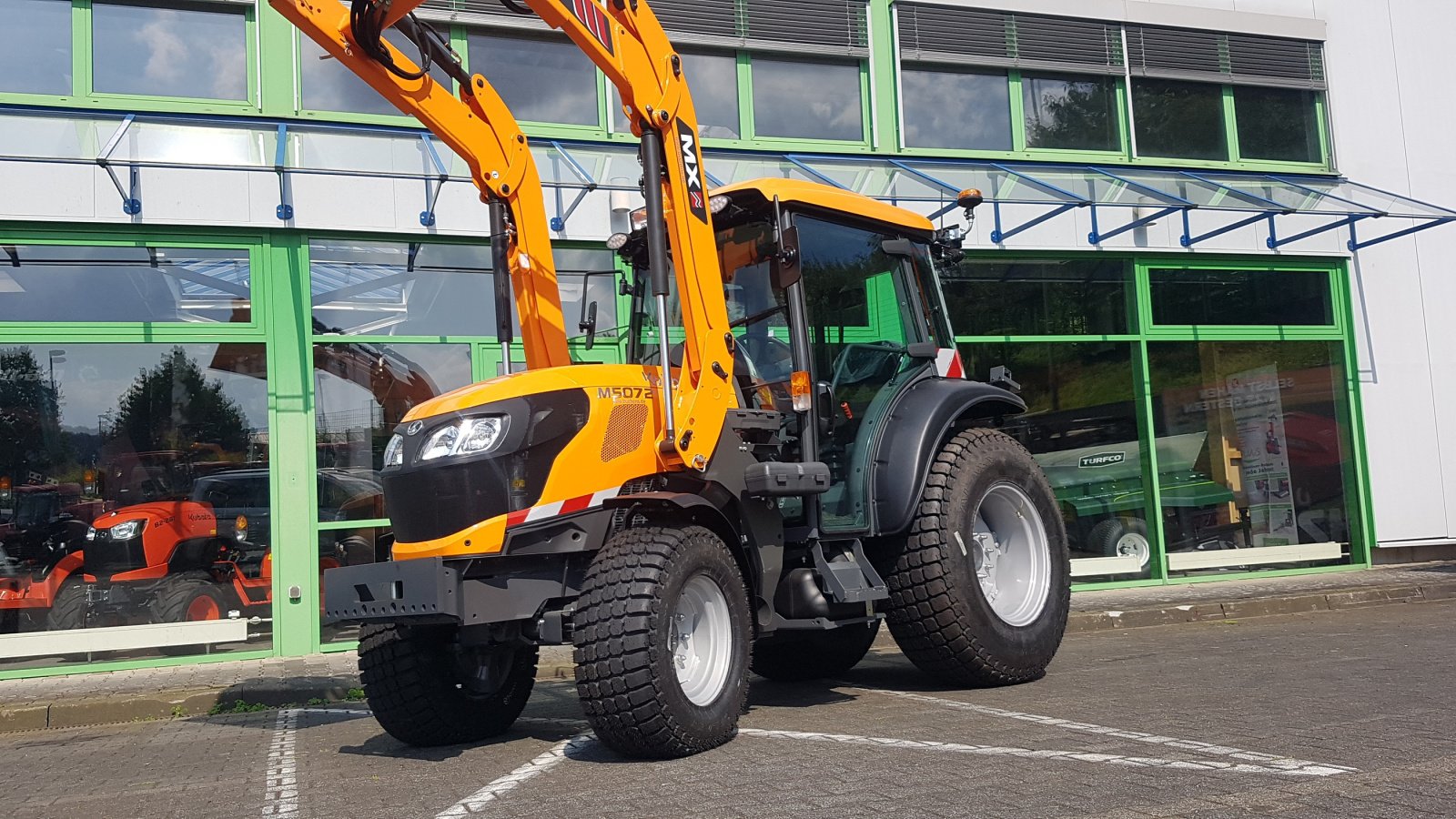 Kommunaltraktor des Typs Kubota M5-072Narrow CAB, Neumaschine in Olpe (Bild 7)