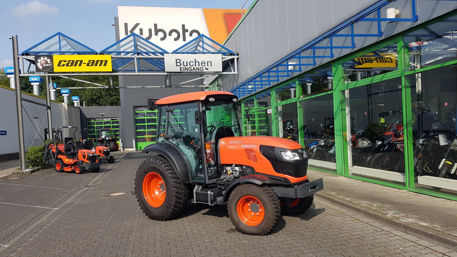 Kommunaltraktor van het type Kubota M5072 Narrow CAB, Neumaschine in Olpe (Foto 8)