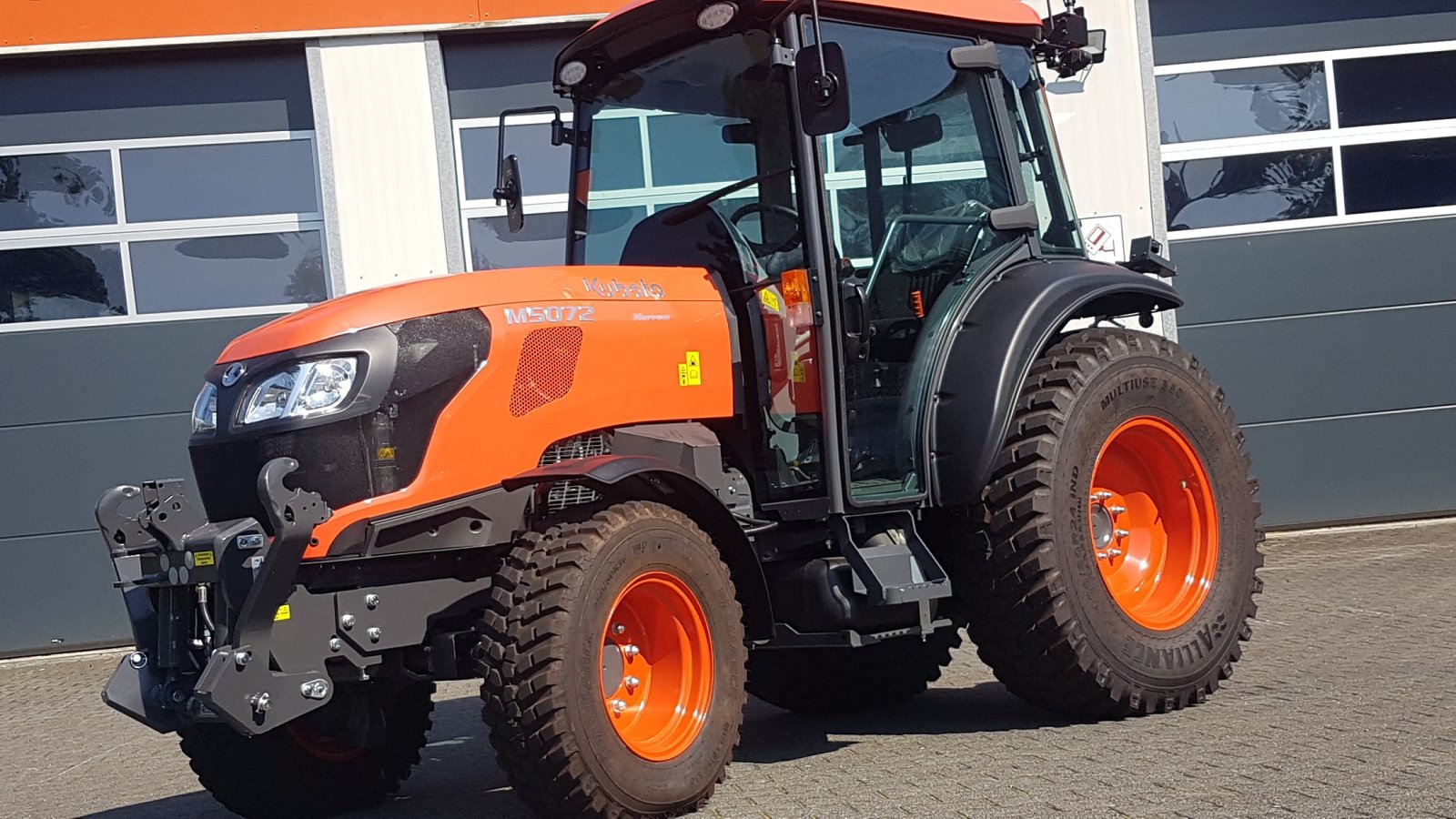 Kommunaltraktor Türe ait Kubota M5072 Narrow CAB, Neumaschine içinde Olpe (resim 3)