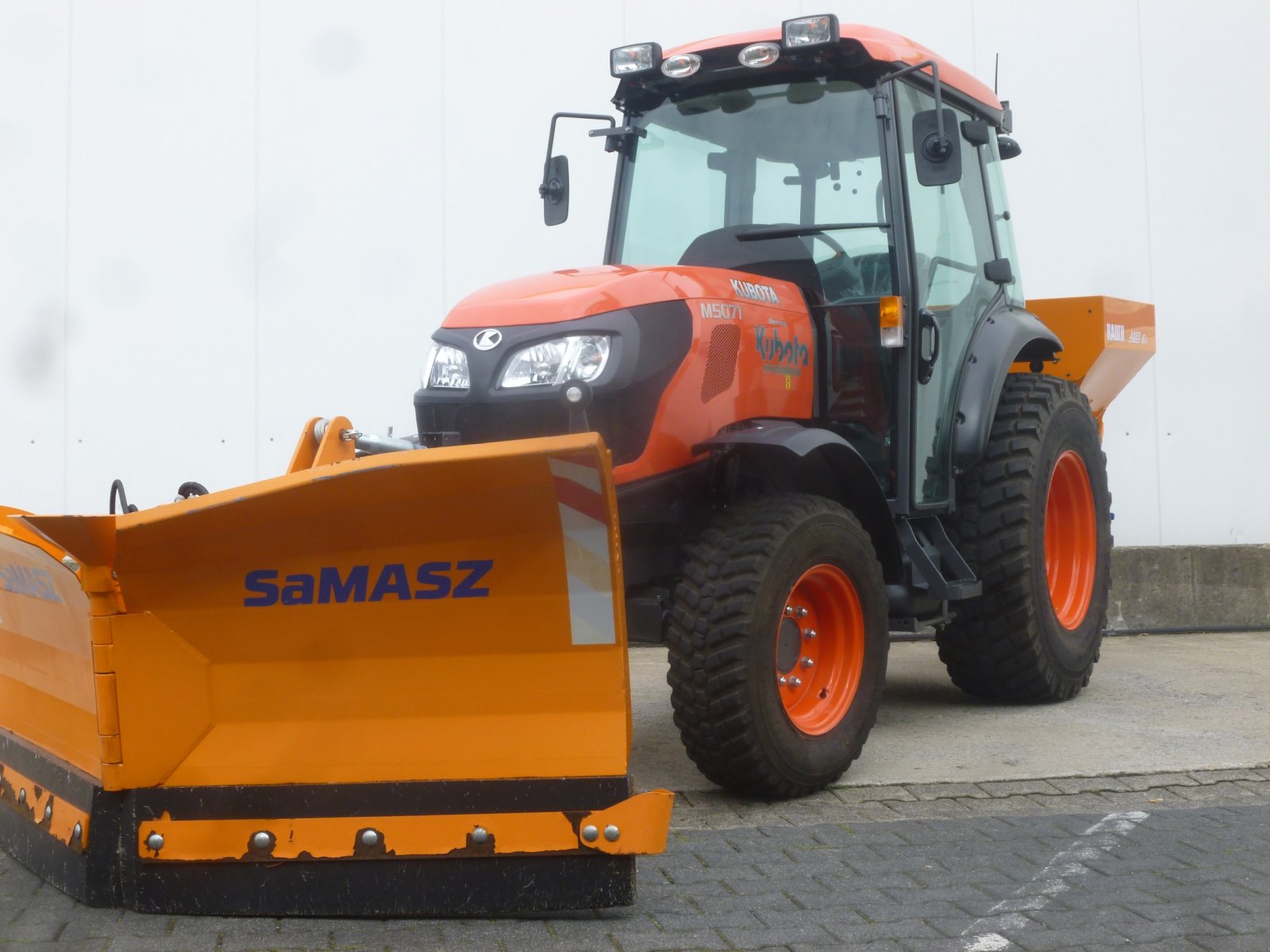 Kommunaltraktor del tipo Kubota M5072 Narrow Winterdienstpaket, Neumaschine en Olpe (Imagen 12)