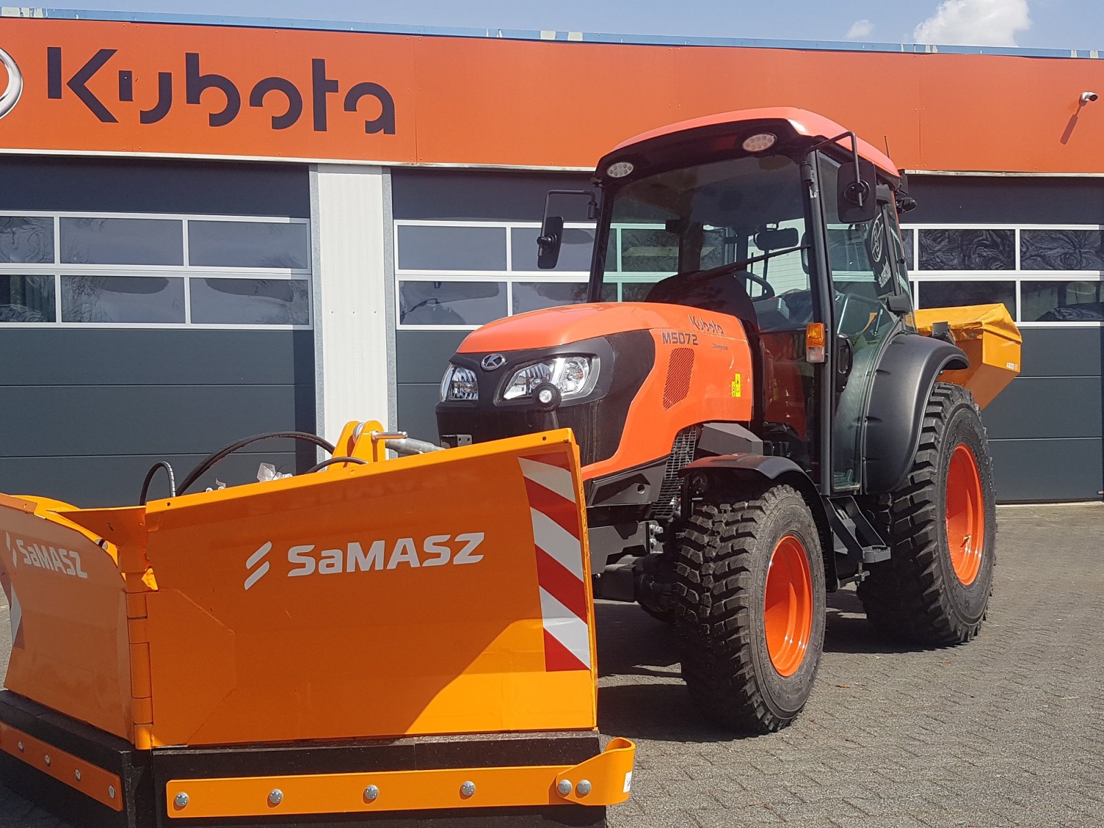 Kommunaltraktor typu Kubota M5072 Narrow Winterdienstpaket, Neumaschine v Olpe (Obrázok 1)