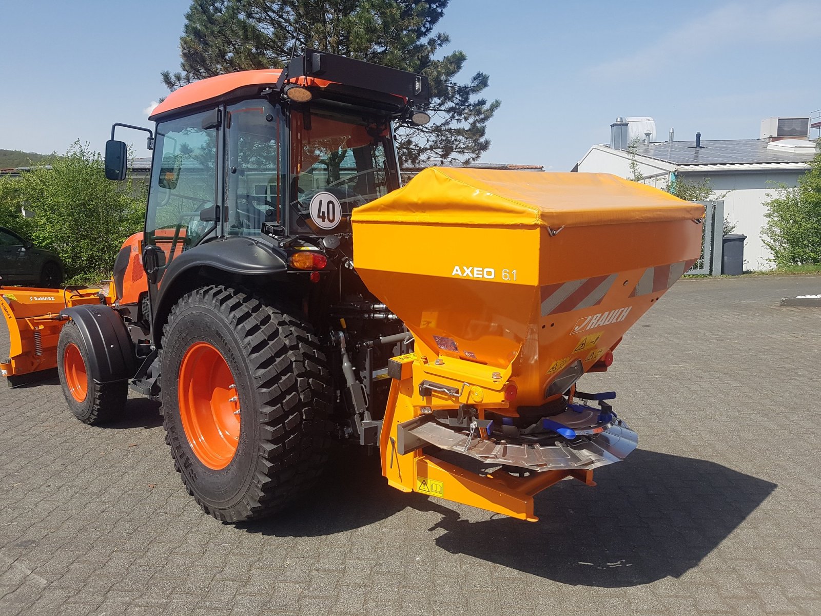 Kommunaltraktor van het type Kubota M5072 Narrow Winterdienstpaket, Neumaschine in Olpe (Foto 8)