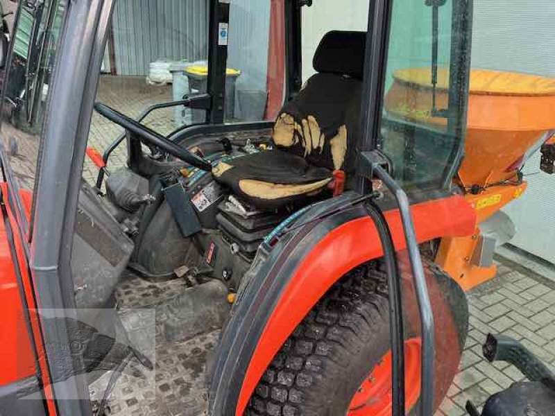 Kommunaltraktor del tipo Kubota STV 32, Gebrauchtmaschine In Hermannsburg (Immagine 4)