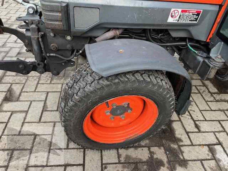 Kommunaltraktor del tipo Kubota STV 32, Gebrauchtmaschine In Hermannsburg (Immagine 13)