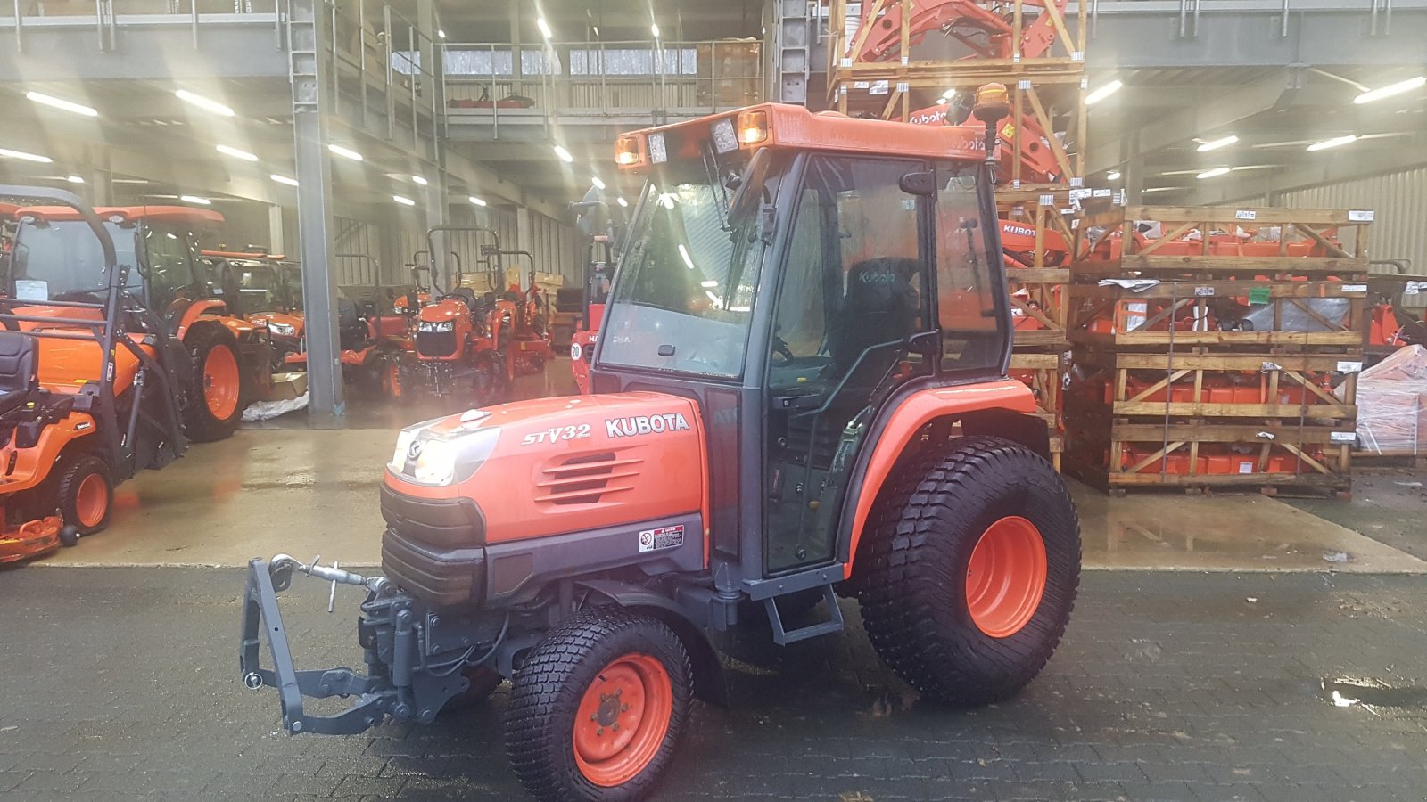 Kommunaltraktor от тип Kubota STV32, Gebrauchtmaschine в Olpe (Снимка 3)