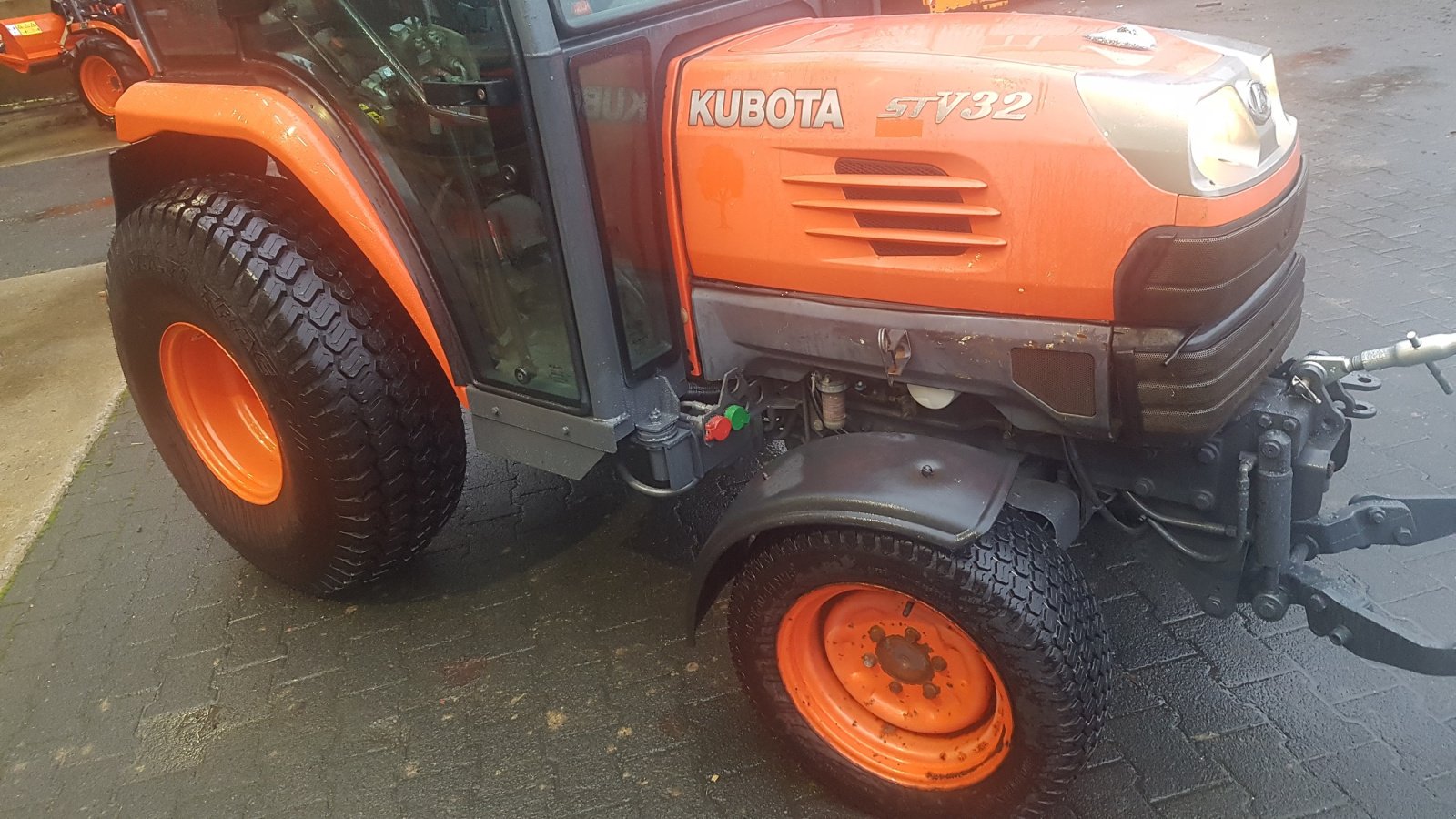 Kommunaltraktor от тип Kubota STV32, Gebrauchtmaschine в Olpe (Снимка 4)