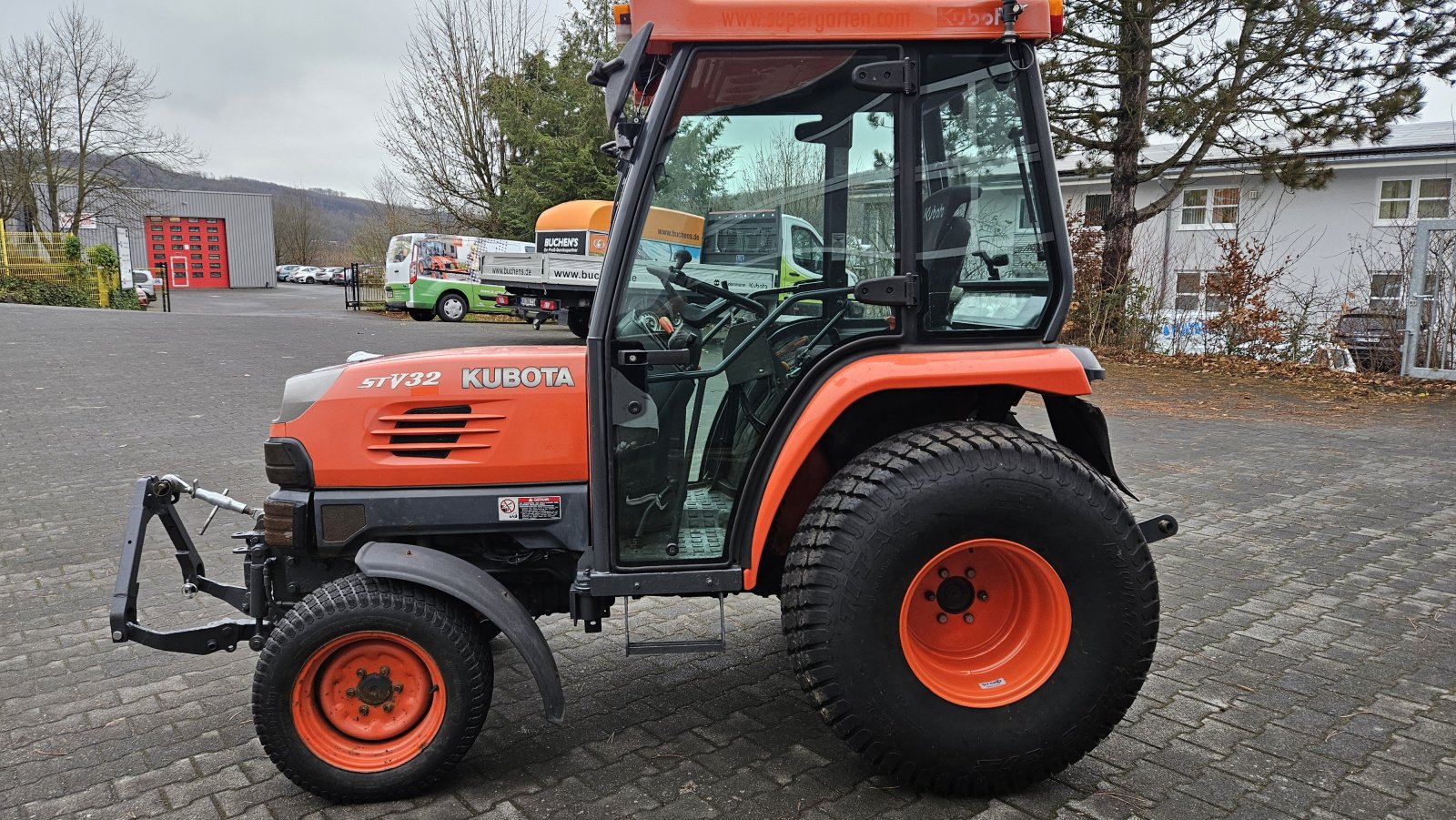 Kommunaltraktor от тип Kubota STV32, Gebrauchtmaschine в Olpe (Снимка 16)