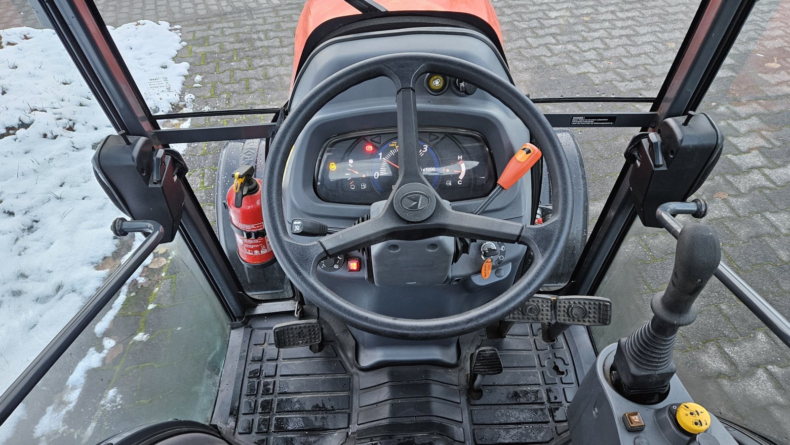 Kommunaltraktor a típus Kubota STW 40, Gebrauchtmaschine ekkor: Olpe (Kép 15)