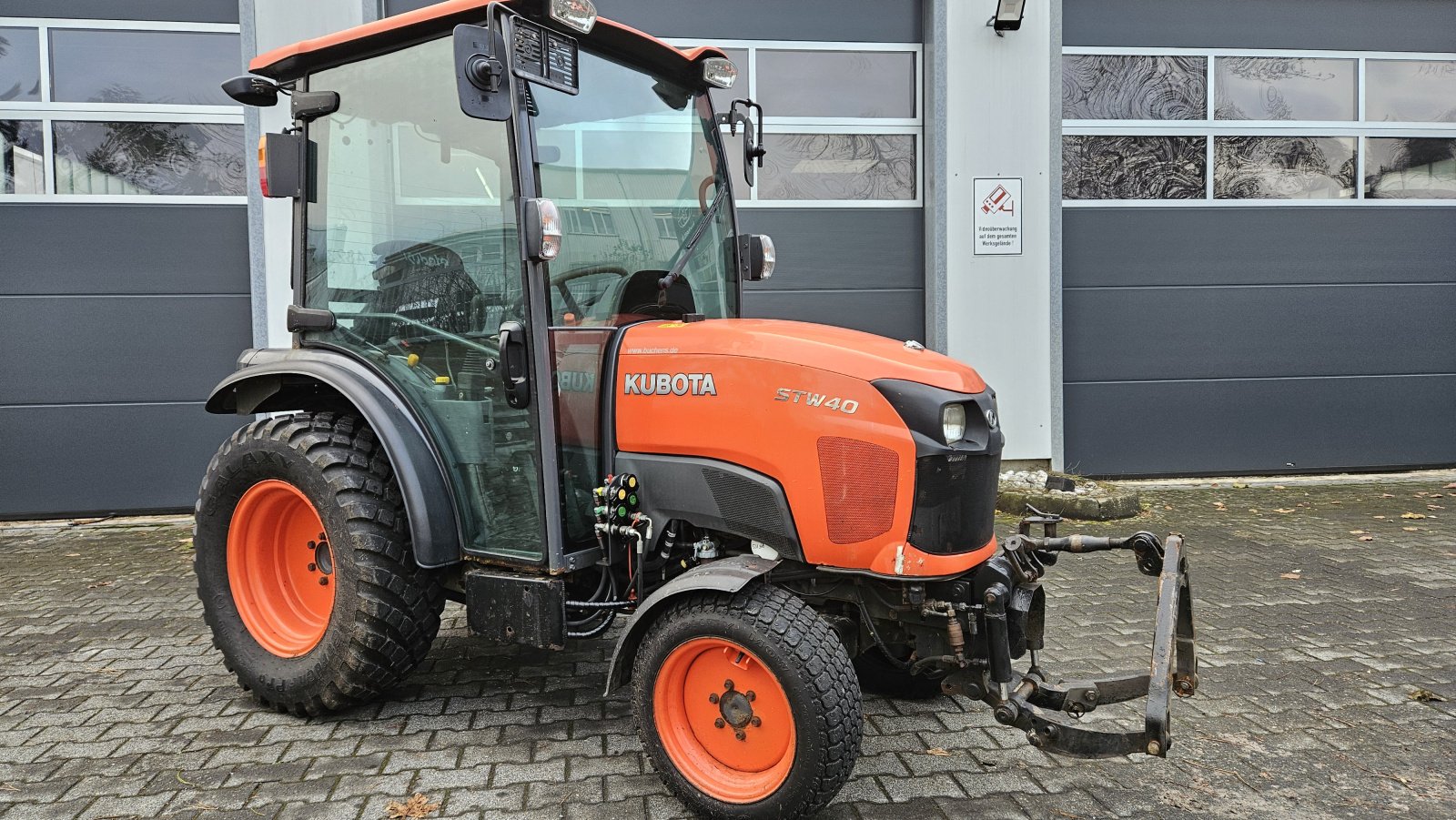 Kommunaltraktor du type Kubota STW 40, Gebrauchtmaschine en Olpe (Photo 1)