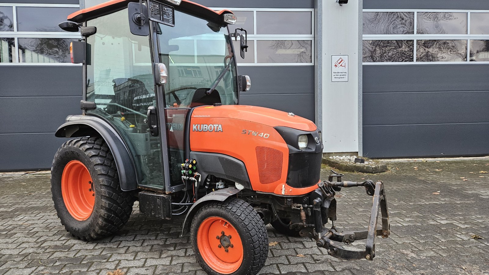 Kommunaltraktor du type Kubota STW 40, Gebrauchtmaschine en Olpe (Photo 2)