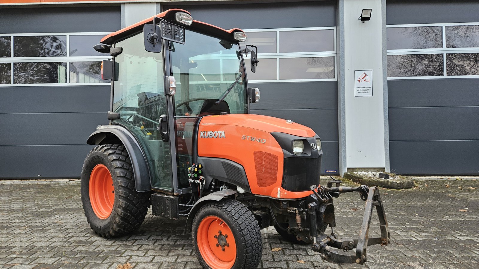 Kommunaltraktor du type Kubota STW 40, Gebrauchtmaschine en Olpe (Photo 3)