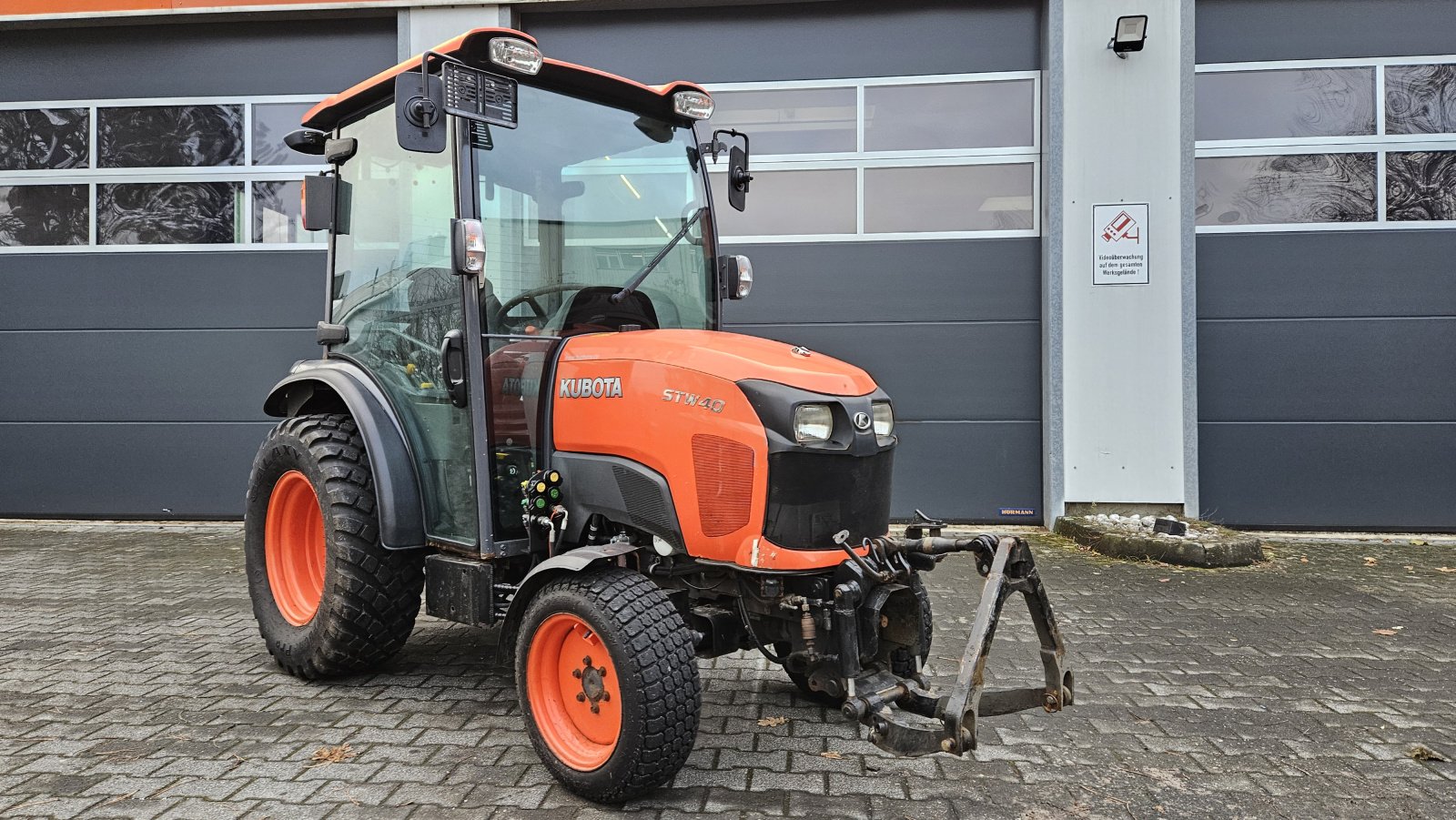 Kommunaltraktor du type Kubota STW 40, Gebrauchtmaschine en Olpe (Photo 4)